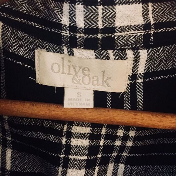 Olive & Oak Plaid Button Down - Picture 2 of 5